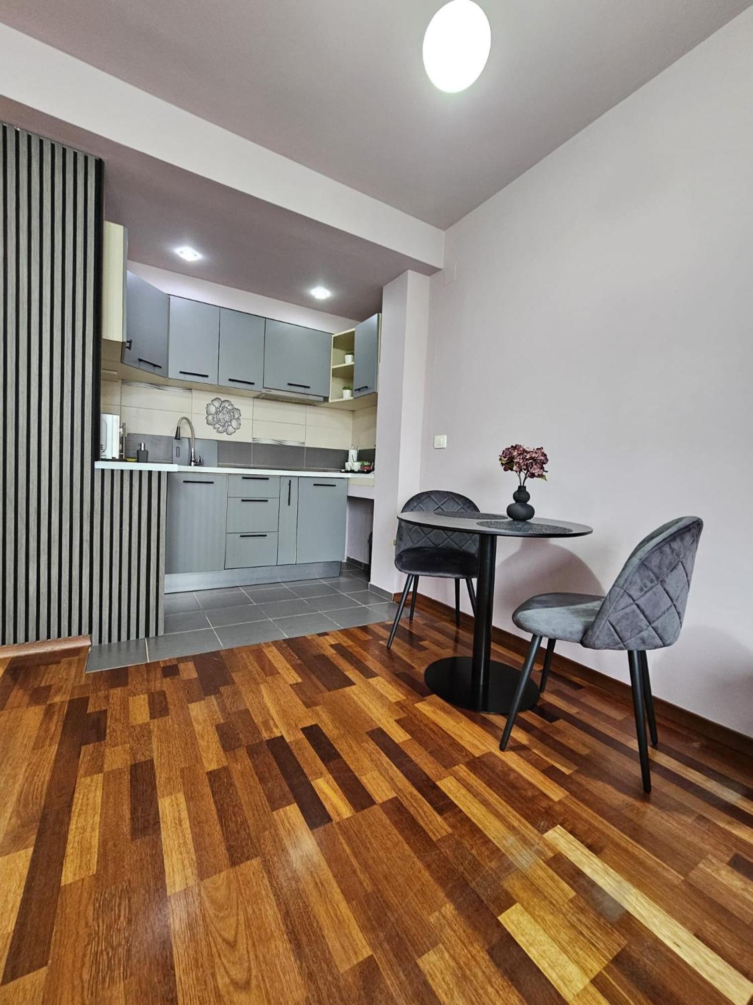 Central Sweet Apartment Self Check-In Timisoara Bagian luar foto
